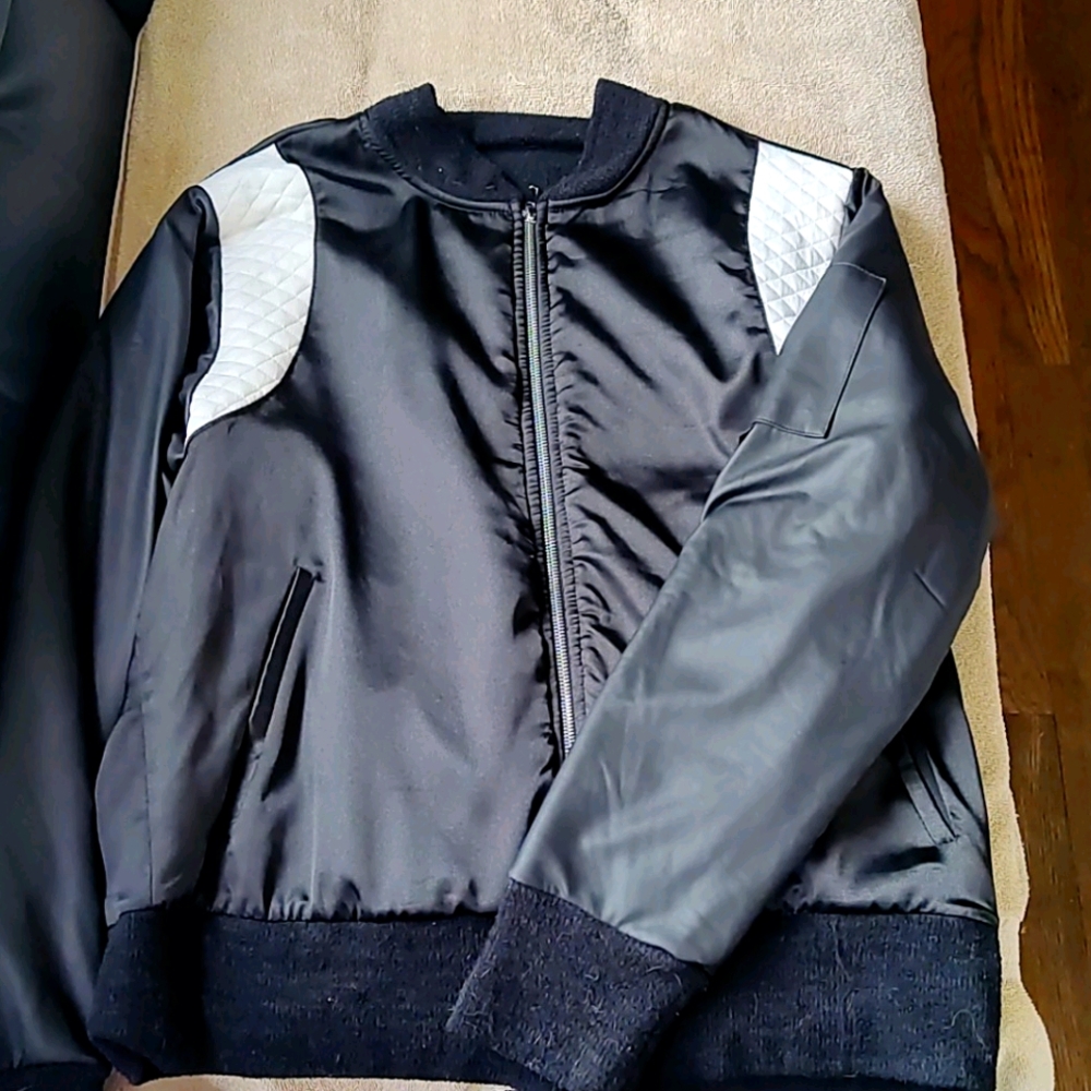 Like New Unisex Jacket